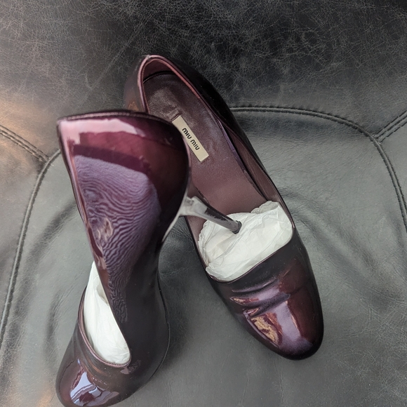 Miu Miu gorgeous classic Prada patent leather pumps - Picture 3 of 6
